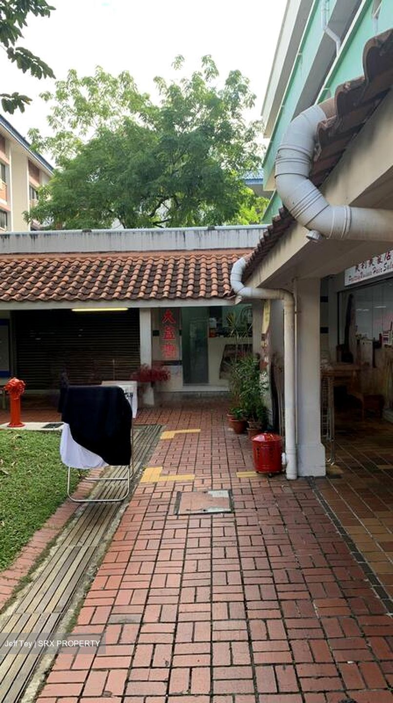 305 WOODLANDS STREET 31 (D25), Shop House #526464371